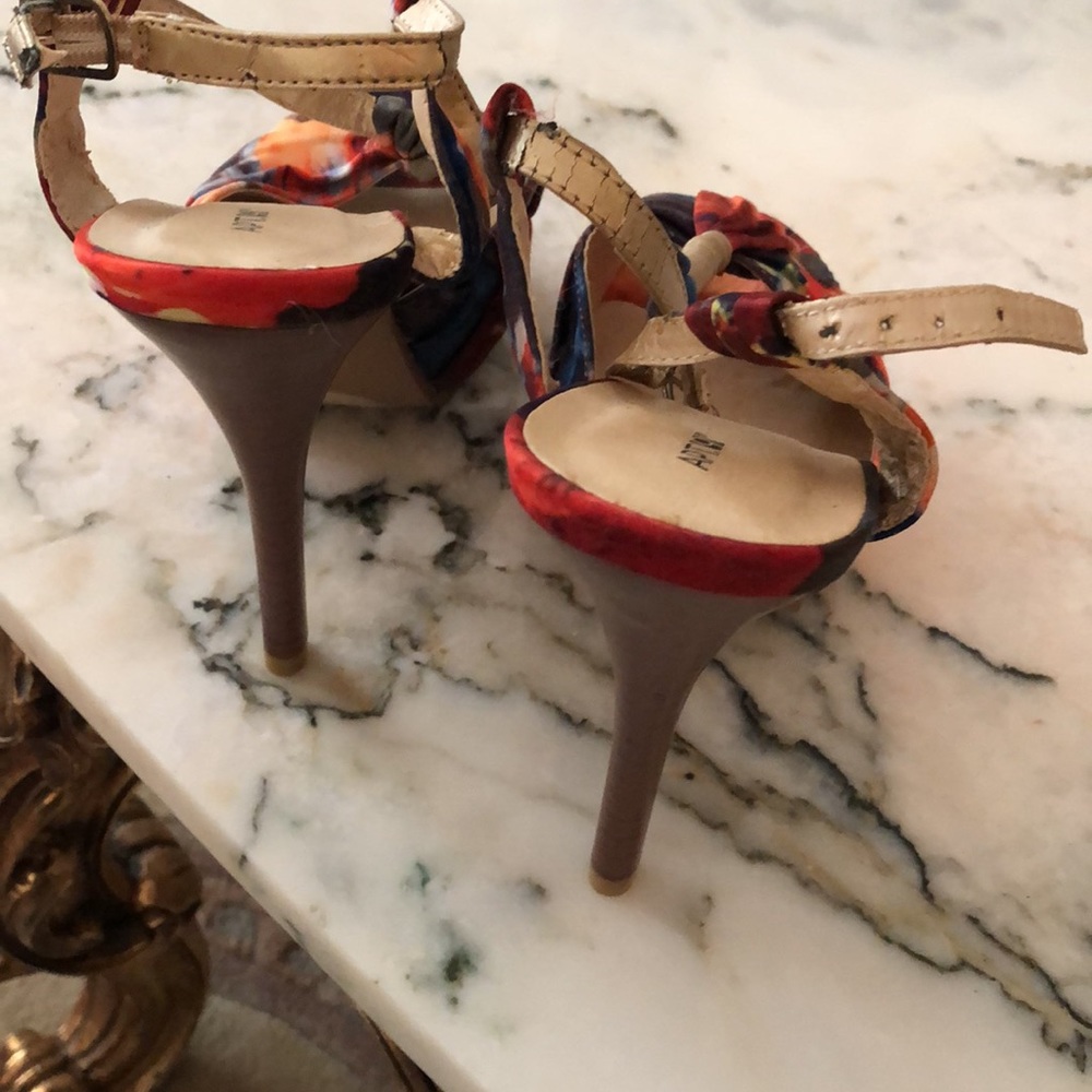 Apt 9 Multi Color 5” Heels Size 8 - image 2